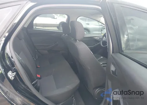 2017 Ford Focus S z USA, uszkodzony, nr VIN 1FADP3E26HL284470